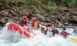Adventure Connection between San José and Sarapiquí with Rafting III - IV on the Sarapiqui River.